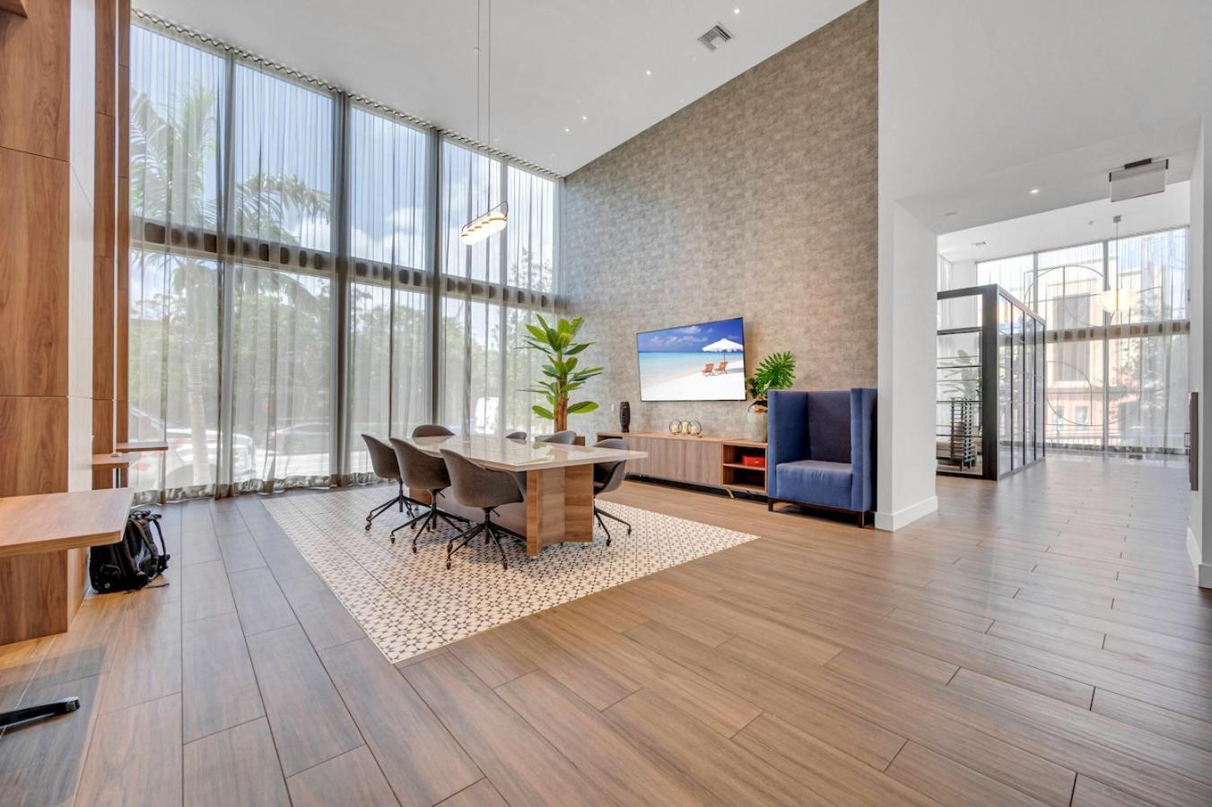 Apartamento Amazing Unit In Downtown With Free Parking