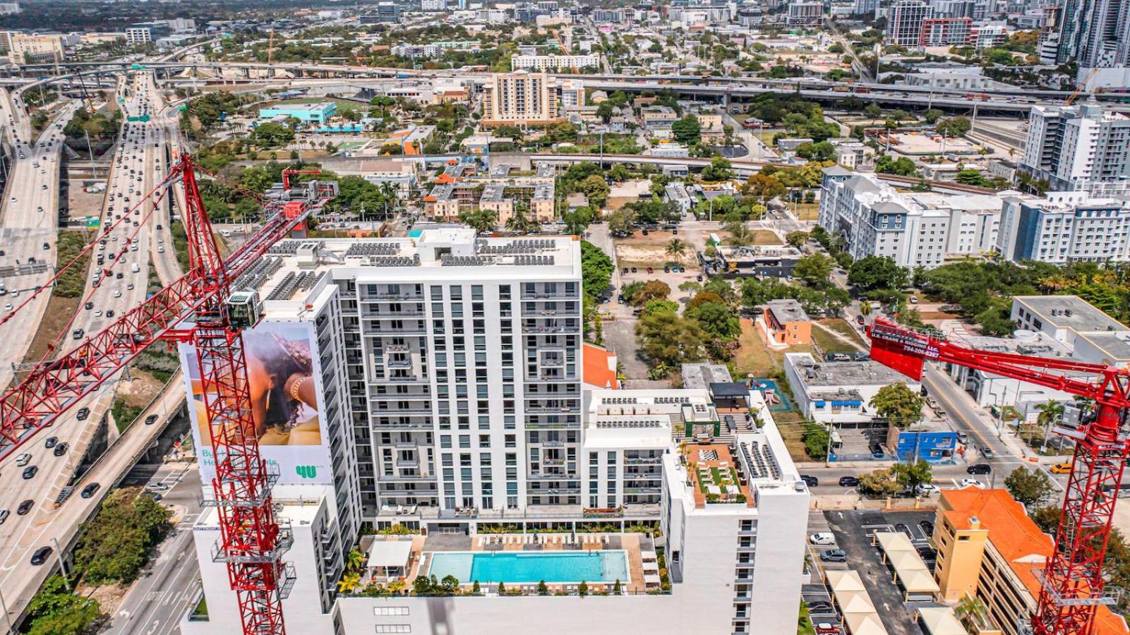 Amazing Unit In Downtown With Free Parking Apartamento *